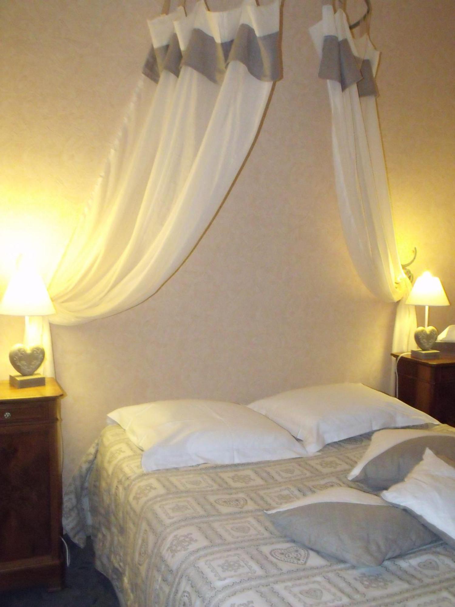 Relais Saint Louis, Logis Hotel Belleme Bagian luar foto